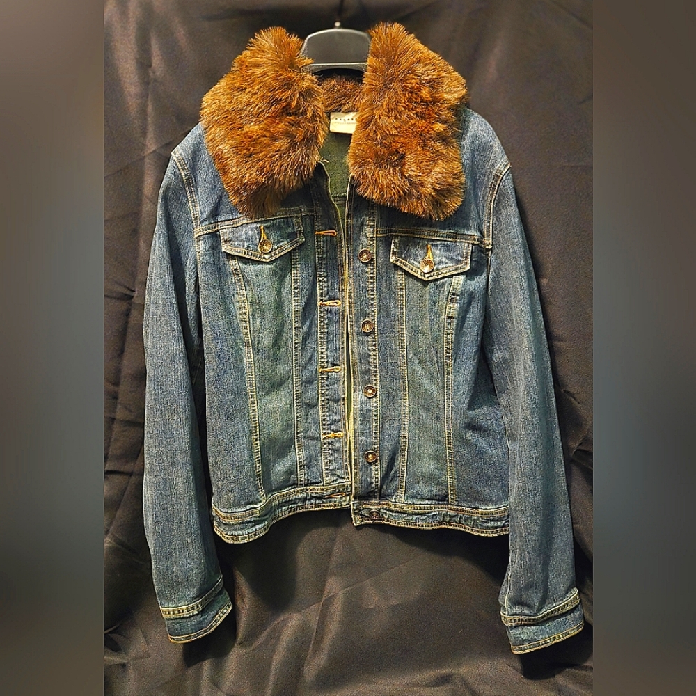 Access by Liz Claiborne Jean Jacket  with removable faux fur collar- Meduim